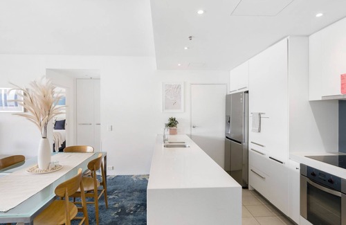 Cairns Central Business District Apartment | Belle Escapes 24 Harbour Lights Water View Apartment