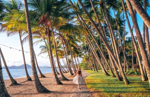 Palm Cove House | Belle Escapes Havenly Luxury Villa Palm Cove