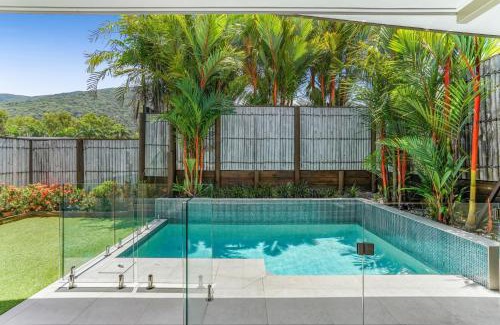 Palm Cove House | Belle Escapes Havenly Luxury Villa Palm Cove