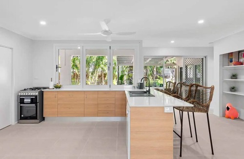 Palm Cove House | Belle Escapes Sandpipers Beach House