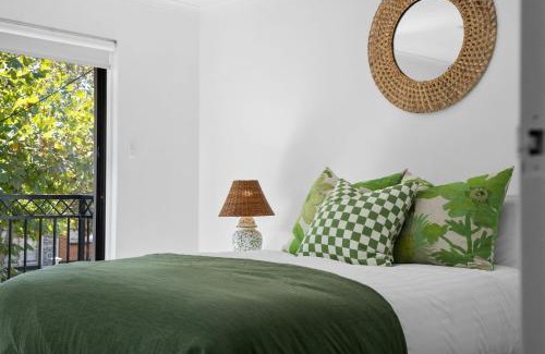 Glenelg North House | Belle Escapes - Seabreeze Townhouse