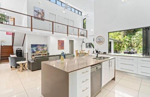 Palm Cove House | Belle Escapes Villa Aurelia