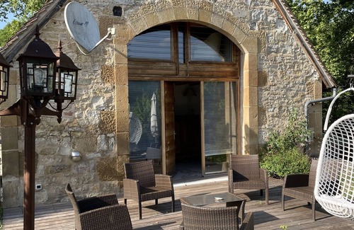Camboulit House | Belle Longère aux Abords du Célé, où Règnent Calme et Fraicheur