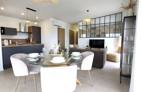 Plozevet House | Belle Maison de Plain-pied Proche de la mer Avec son SPA Intérieur Privatif