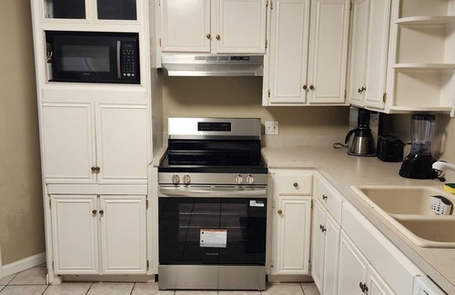 West Meade House | Belle Meade 30 Day Rental with Private Backyard