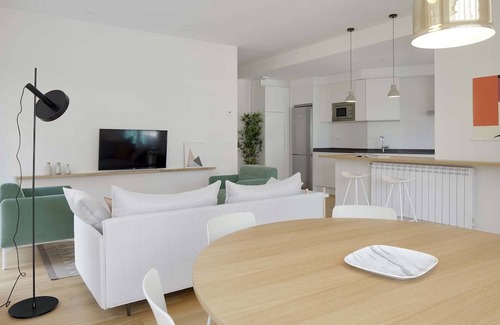 San Sebastian Centro Apartment | Belle Sebastian by FeelFree Rentals