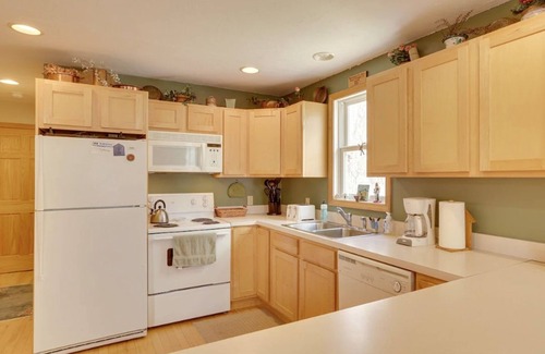 Jay House | Belle Vista Ski Lodge at Jay Peak