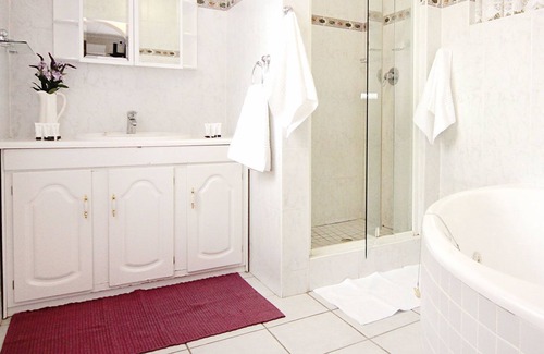 Komani Bed & Breakfast | Belle Vue Bed and Breakfast