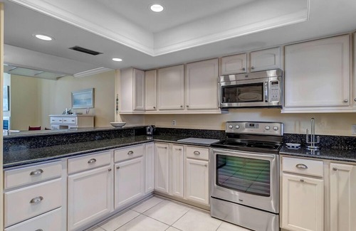 Sawgrass Condo | Belle Vue - Modern condo near beach w/golf views
