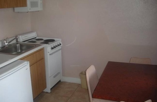 Largo Hotel | Belleair Village Motel