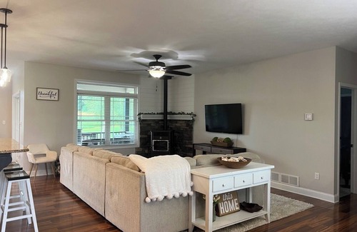 Bellefonte House | Bellefonte Home within 9 mi to PSU & close to Fishing & Airport