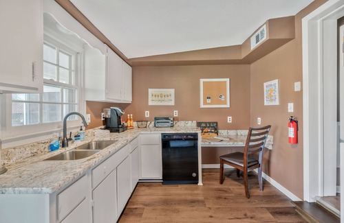 Creekside Meadows Condos House | Bellevue Cottage
