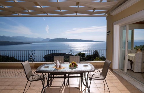 Petaleia Villa | Bellina Villa