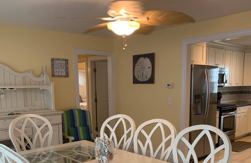 Wall House | Belmar House 2 blocks from beach