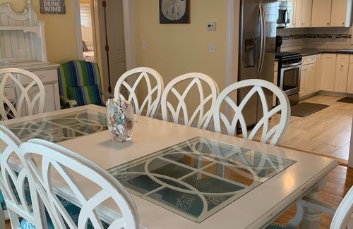 Wall House | Belmar House 2 blocks from beach