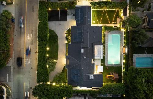 Beverly Hills House | Belmont Beverly Hills by Stay Awhile Villas