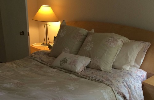 Belmont Condo | Belmont CA Condo on Bayview Property Walk to CalTrain