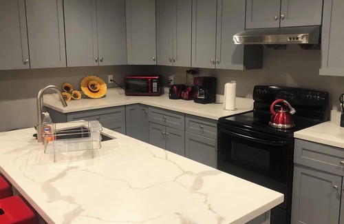 Belmont Apartment | Belmont Hill: 1-BR Near Carlmont Shopping Center & Hiking Trails