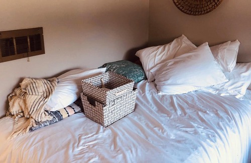 Belmont Apartment | Belmont Hills: 1-BR near Stanford, Kaiser, Mills and San Mateo General Hospitals