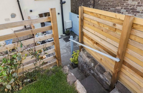 Gilwern Apartment | BELMONT HOUSE, pet friendly, with a garden in Gilwern