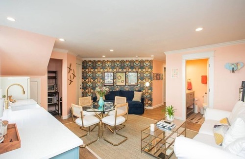 Hillsboro Village Apartment | Belmont One Bedroom+Sofa Bed-Sleeps 4
