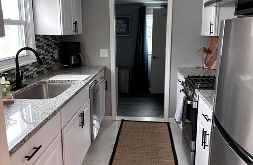 Johnsonville House | BELMONT READY!nnStylish 3 bedroom Saratoga Lake House
