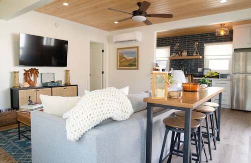 Belmont Shore Apartment | Belmont Shore BH - Unit B