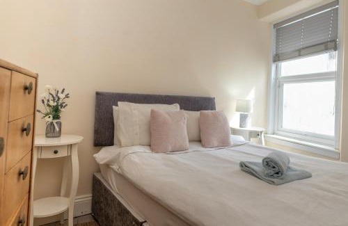 Hele House | Belmont Villa - 4 Bed - Hot Tub Additional Cost - Sleeps 10-TJS22BV