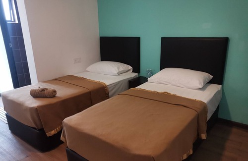 Taman Jubilee Hotel | Belmorris Greentown Hotel