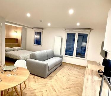 Dinan - Saint-Malo Apartment | Belsuite Appartement - Parking - Hyper Centre - Ascenseur