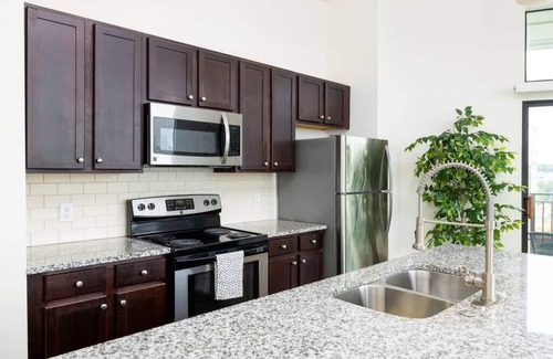 Poncey-Highland Apartment | Beltline Apartment by Ponce City Market-Pool & Gym