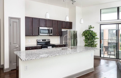 Poncey-Highland Apartment | Beltline Apartment by Ponce City Market-Pool & Gym