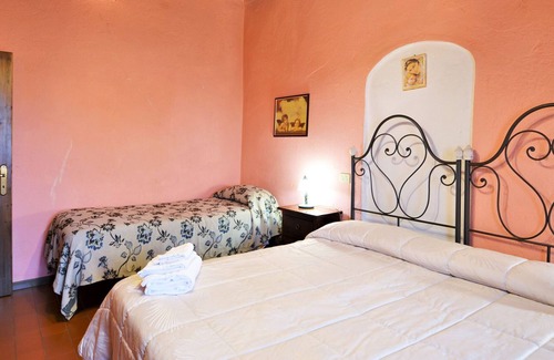 Santa Reparata Apartment | Belvilla by OYO Scenic apartment with shared pool