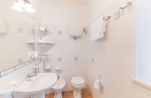 San Feliciano Cottage | Belvilla by OYO La Rocca Residence