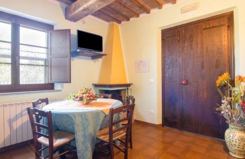 Castiglione del Lago House | Belvilla by OYO Large Farmhouse with Pool