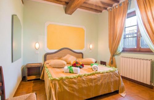 Castiglione del Lago House | Belvilla by OYO Large Farmhouse with Pool