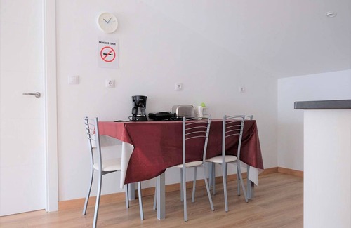 Ourense Apartment | Belvilla by OYO Villa Trabazos Abellas Ãtico