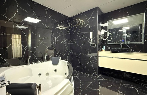 Al Qasimia Hotel | Belvilla Royal Tulip Sharjah Aparthotel