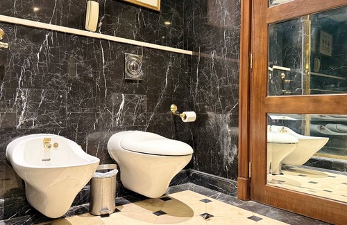 Al Muraqqabat Hotel | Belvilla Suites Excelsior Hotel Deira