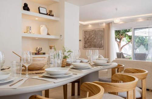 Benalmadena Costa Villa | Benalmadena Beach Villa-Luxe new 5BR heated pool & BBQ kitchen at prime location near Puerto Marina & Beach