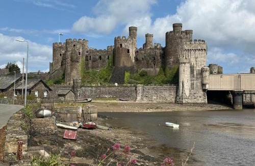 Conwy House | Benarth Lodge uniquely situated hideaway in Conwy
