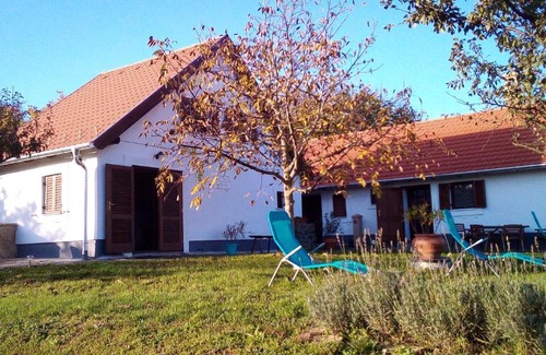 Nemesgulacs House | Bencze Pincze Badacsony Hill