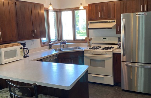 Elkhart Lake House | Bender Haus-Elkhart Lake Home- 3 Bedrooms- Close to Lake, Golf & Racing!