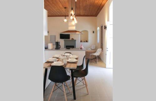 Leonidio Apartment | Beneath the Rock Residence