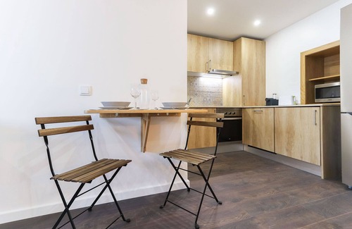 Carnide Apartment | Benfica Historial Apartments by Homing
