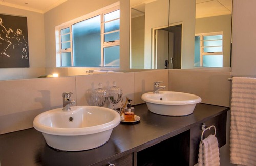 De Kelders Bed & Breakfast | Benguela
