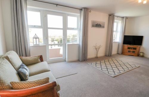 Tyn-y-Gongl Apartment | Benllech Coastal Retreat