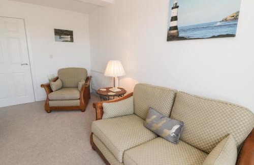 Tyn-y-Gongl Apartment | Benllech Coastal Retreat