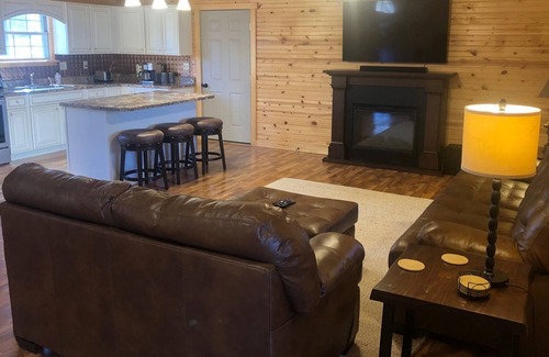 Eckerty Cabin | Bennett Place Cabin on Patoka Lake