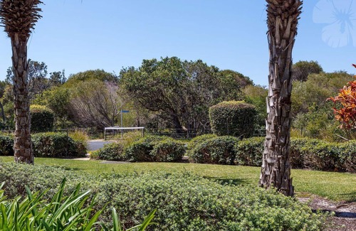 Hawks Nest Apartment | Bennett’s by the Beach - Direct beach access – footsteps away
